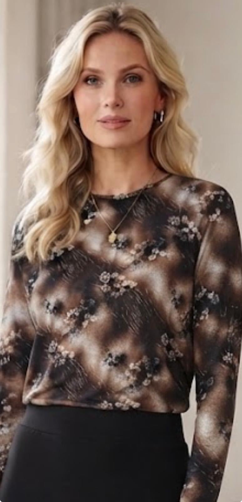 Women's Medium weight Soft Viscose Dolman T-shirt Top in Black & Mocha Floral