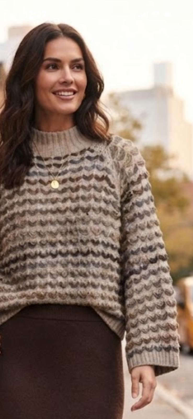 Made in Italy Beige Chevron Knit Sweater with Wide Oversized Sleeves | Wool & Acrylic